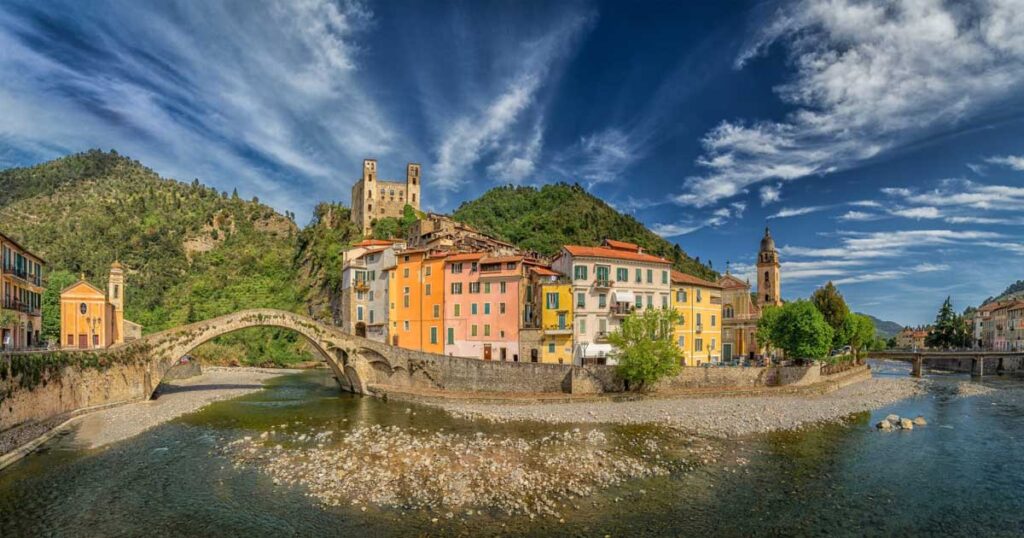Carugi in fiore a Dolceacqua