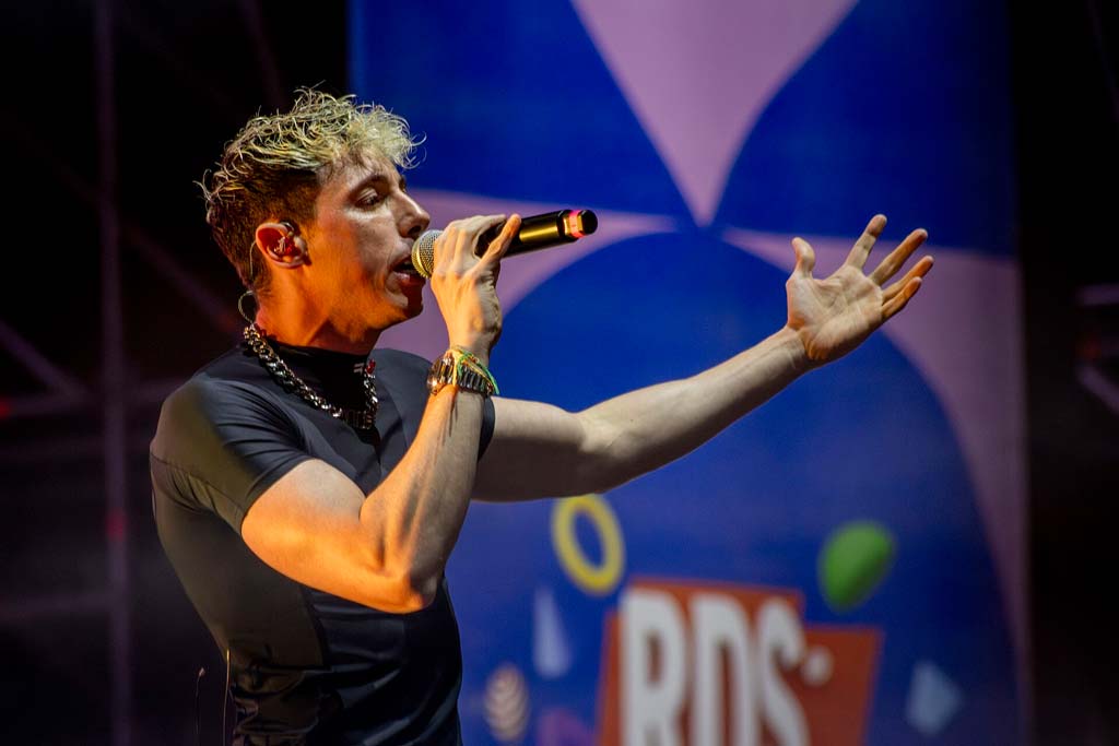 shade, rapper e animatore italiano in concerto a Sanremo il 19 luglio 2025